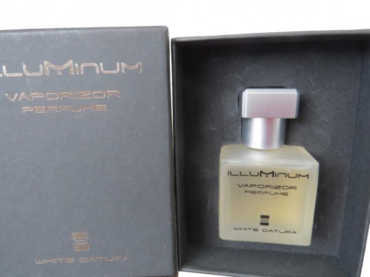 Illuminum WHITE DATURA Unisex